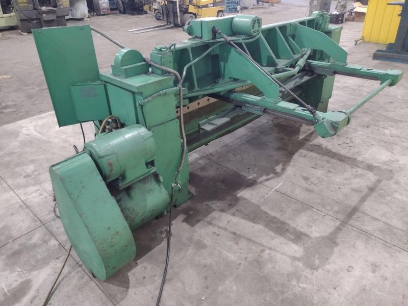 8&#039; X 1/4&quot; WYSONG MODEL #825 MECHANICAL POWER SQUARING SHEAR: STOCK #23635