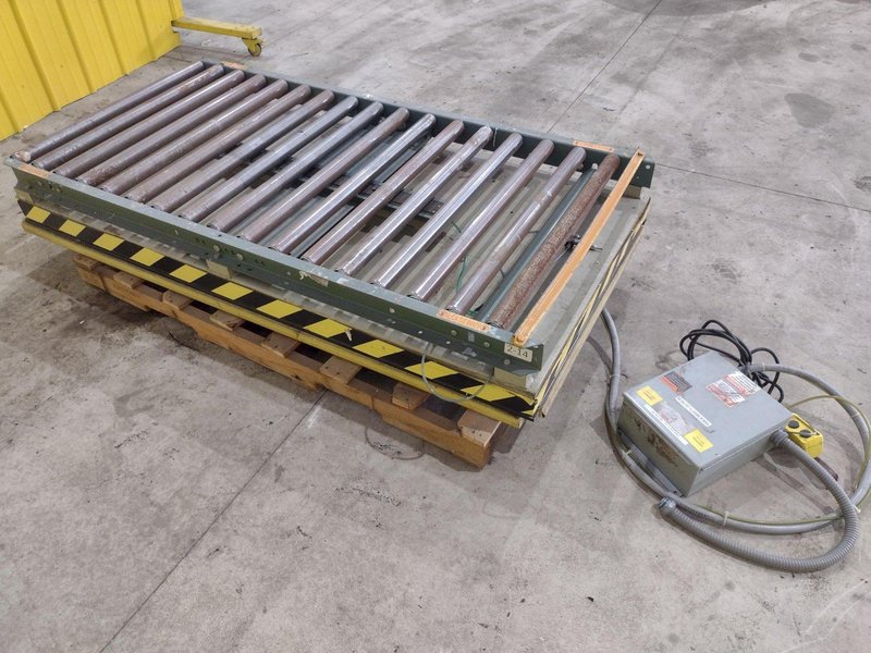6' X 39" SOUTHWORTH HYDRAULIC ROLLER TOP LIFT TABLE: STOCK #20910