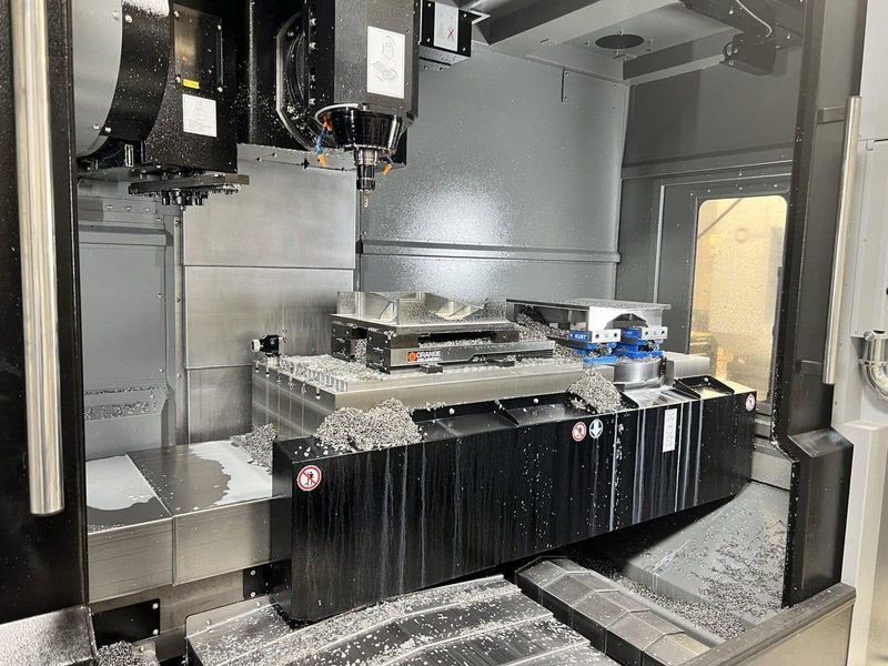Hurco VMX60-SRTi 5 Axis VMC, 2024 – CTS, Mist Collector, Tooling, Low Hours