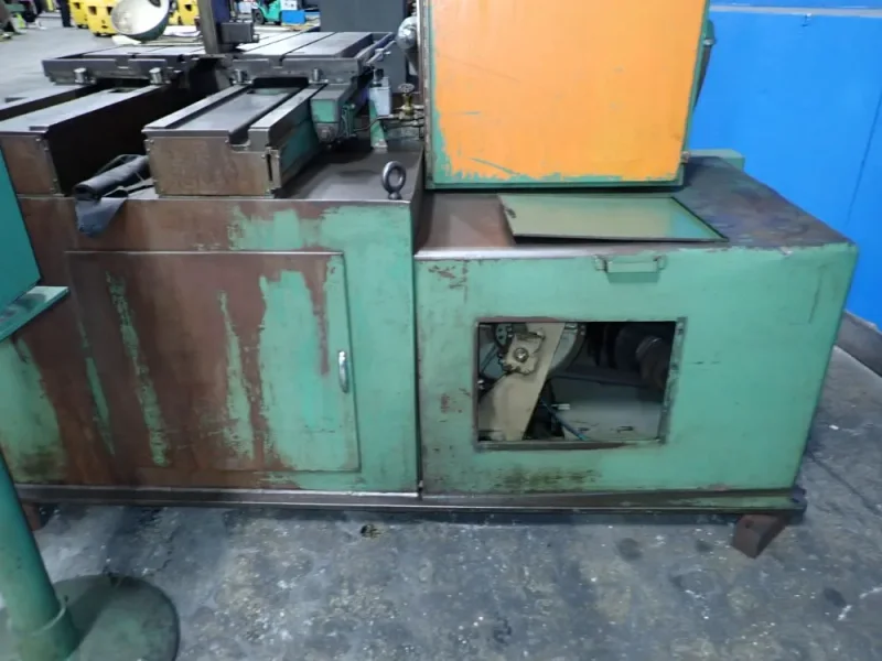 DOALL 26" THROAT VERTICAL BAND SAW  -  2624-4