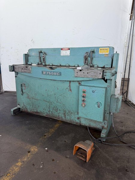 52" x 16GA WYSONG MODEL H52 HYDRAULIC SHEAR. STOCK # 1004224.