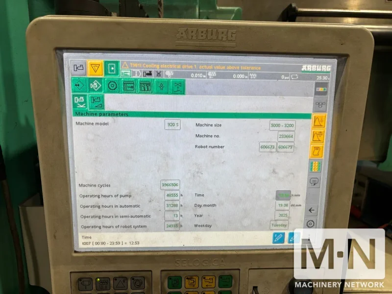 550 TON 51 OZ ARBURG MODEL 920S-5000-3200 INJECTION MOLDING MACHINE MFG 2015