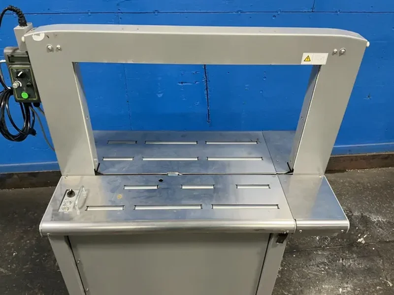 PAC STRAPPING PRODUCTS, INC. 25”X33.5” AUTOMATIC ARCH STRAPPING MACHINE  -  SM65