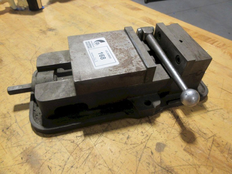 Kurt D-60 6&quot; Machine Vise W/ Jaws &amp; Handle- Auction Item