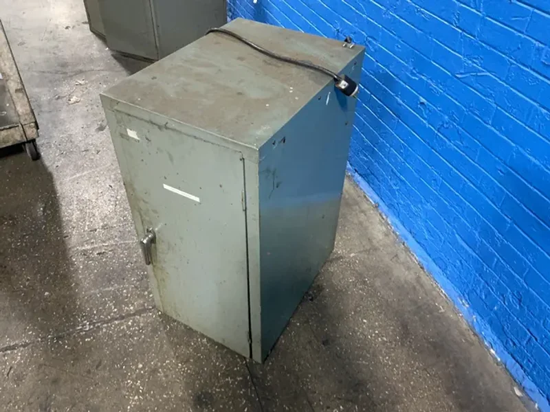 17" X 16" X 31" HONE CABINET