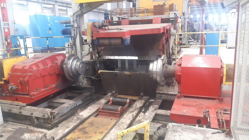 2050mm x 8mm x 35 Ton VAI Cut to Length Line with Rotary Shear (2003)