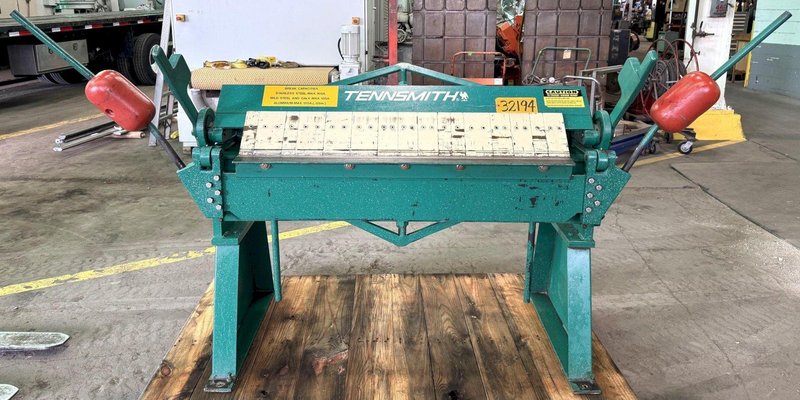 48" x 12 Ga. Tennsmith Box &amp; Pan Brake , Floor Model, Complete Set Of Fingers