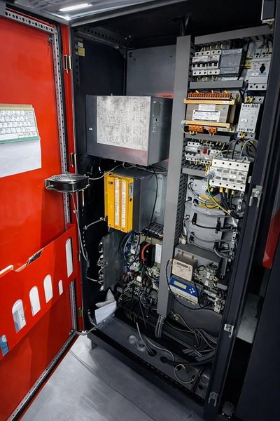 Amada - HFP 130 ton x 4100 mm CNC