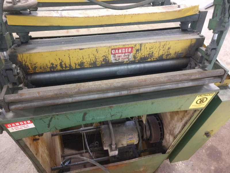30" WIDE X .065" ROWE 7 ROLL POWERED COIL STRAIGHTENER: STOCK #13903