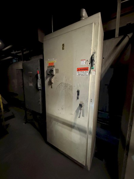 Beardsley and Piper model 100B twin sand muller with 2- 84700
gearboxes, each with 250 hp drive, soft starts, dust hood, and cooling
blower ( will sell the gearboxes or any other parts)