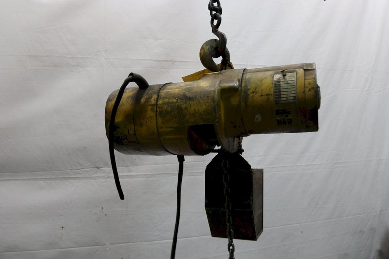 500 LB BUDGIT ELECTRIC POWERED CHAIN HOIST: STOCK #11967