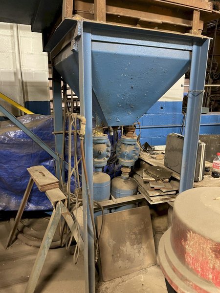 Shalco model u180 shell core machine with dual feed tank and blow valves, gun drilled heater plates and plc controls, gas system