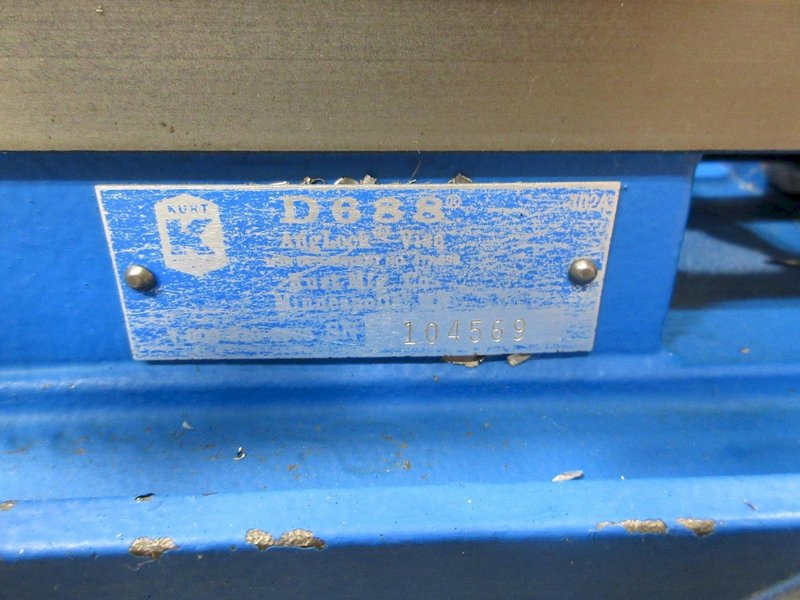 Kurt D688 6" AngLock CNC Milling Vise – w/ Handle- Auction Item