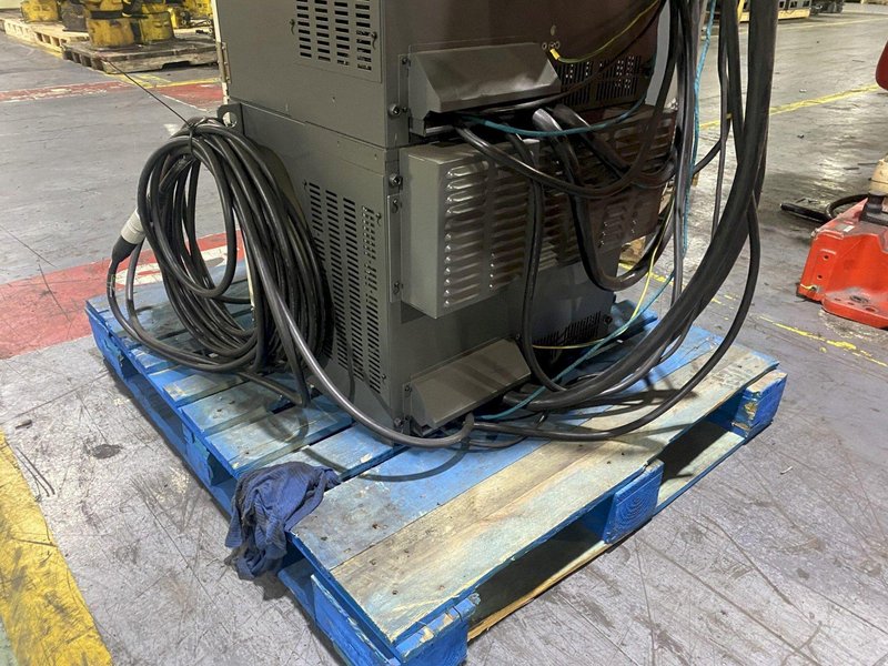 FANUC – M-900iB/360 w/ R-30iB PLUS Controls &amp; Leoni Dress Pack NEW