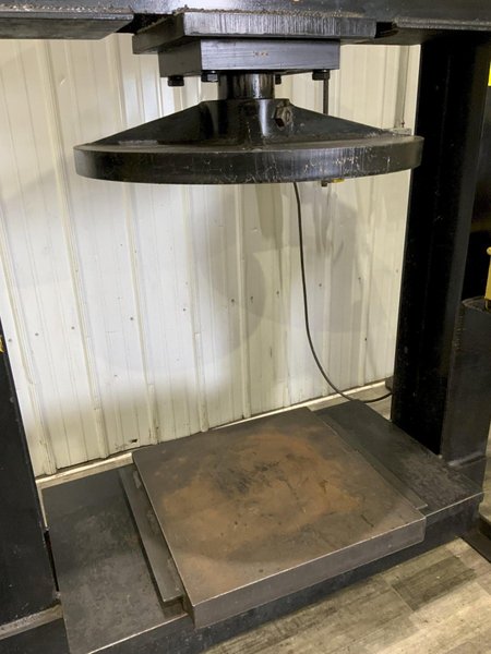 150 TON ITE MIGHTY MAX" H-FRAME HYDRAULIC TIRE PRESS: STOCK #81427
