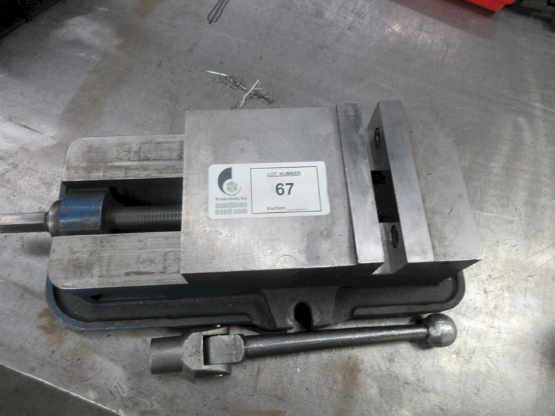 Kurt D-60 Machine Vise with Hard Jaws &amp; Handle- Auction Item