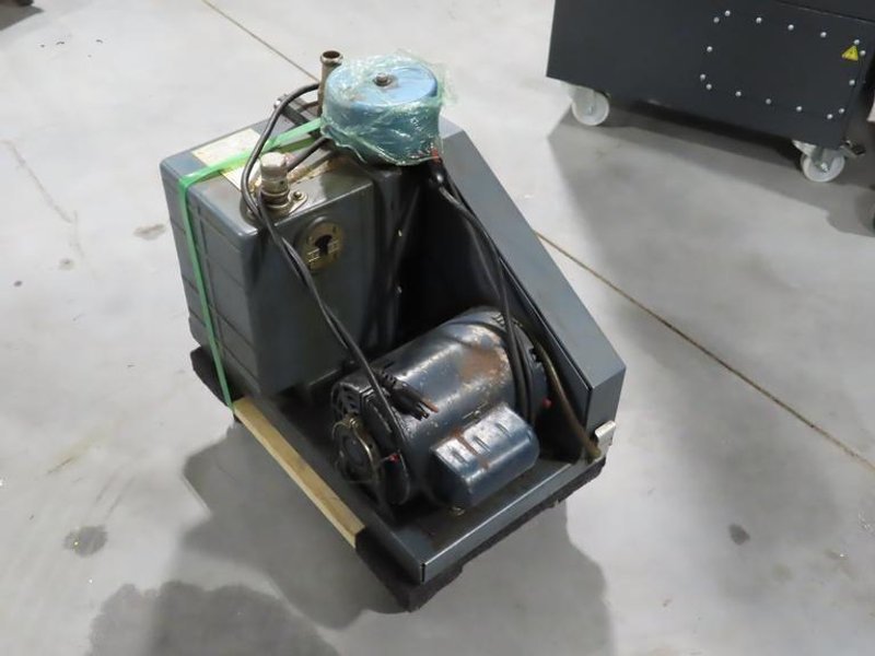 Welch Duo-Seal 1402 Vacuum Pump- Auction Item