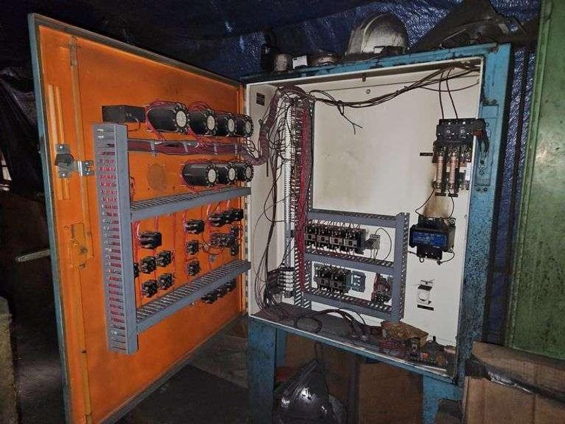 B and P model 85b muller with dust hood, motor and gearbox, batch hppper and cooling blower