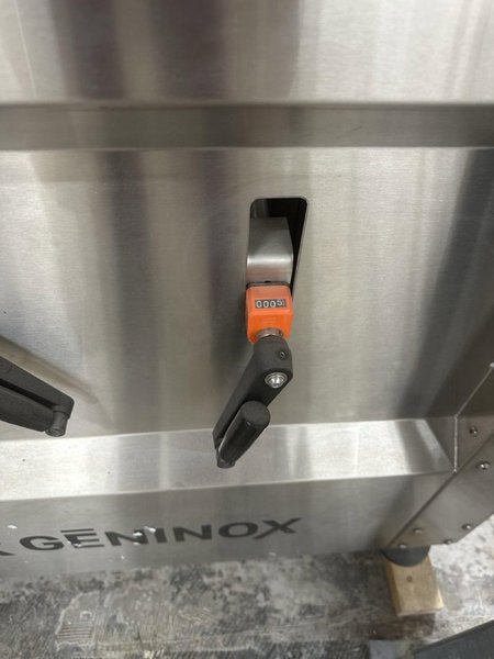 Geninox Spindle Capper with Bowl Feeder, 2020
