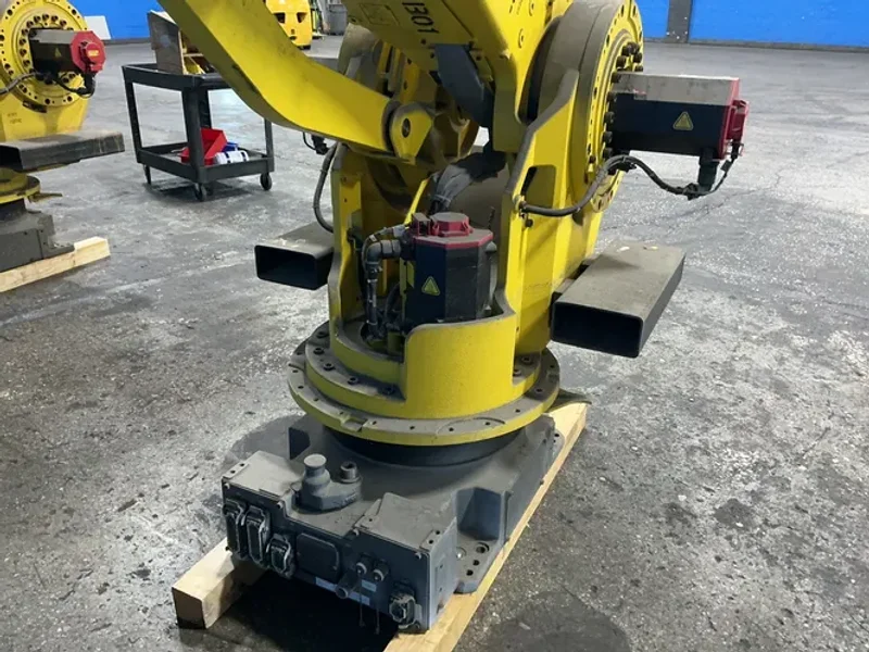 FANUC ROBOT ARM  -  M-900IA/260L