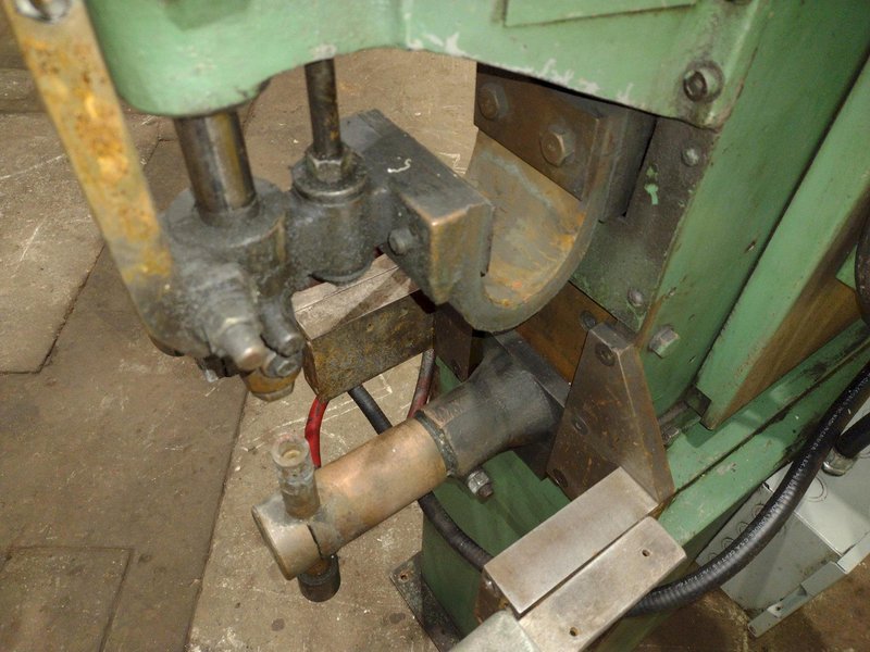 30 KVA X 8&quot; TAYLOR WINFIELD AIR OPERATED SPOT WELDER: STOCK #20249