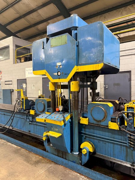 400 TON X 30' DRILCO TRAVELING HEAD HYDRAULIC STRAIGHTENING PRESS: YOBRO #25135