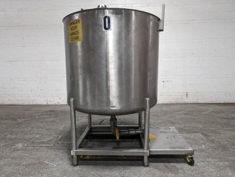 200 GALLON STAINLESS STEEL TANK