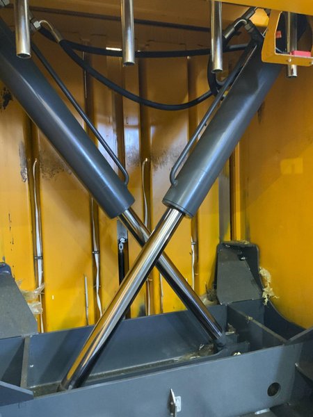 BRAMIDAN MODEL X30 VERTICAL BALER: STOCK #81209