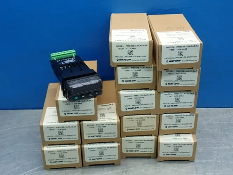 WATLOW PM PANEL MOUNT CONTROLLER UNIT, 15PCS  -  PM3C3EJ-AAAABAA