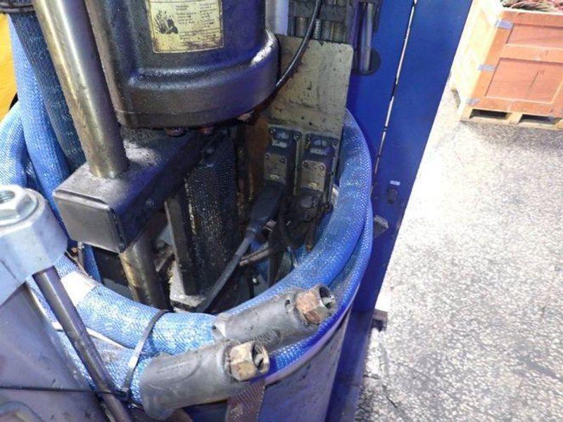 NORDSON ADHESIVE MELTER  -  VERSADRUM 200