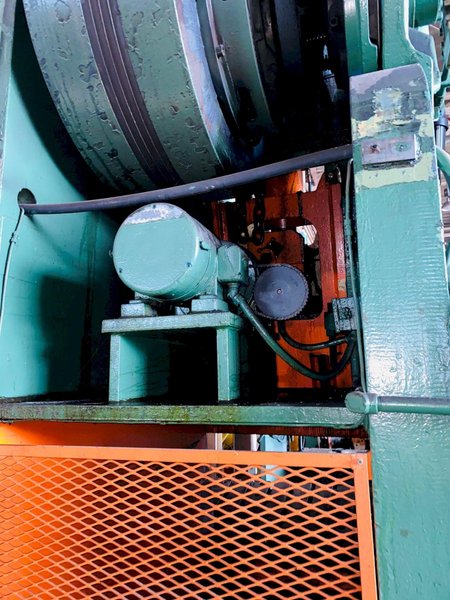 250 TON VERSON 12 F OBG INCLINED GAP FRAME PRESS. STOCK # 0507719