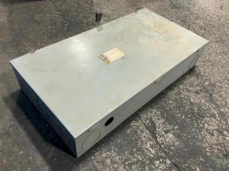 SQUARE D 400 A / 240 V GENERAL DUTY FUSIBLE SAFETY SWITCH  -  D325N
