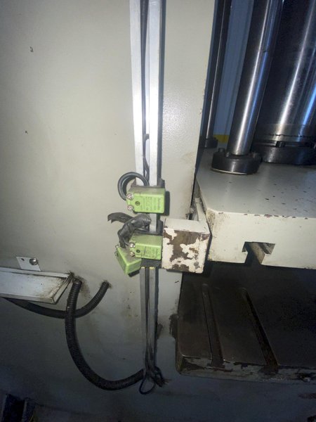 50 TON YIFANG MODEL #YC-50T HYDRAULIC C-FRAME PRESS, 15.75" STROKE: STOCK #20191