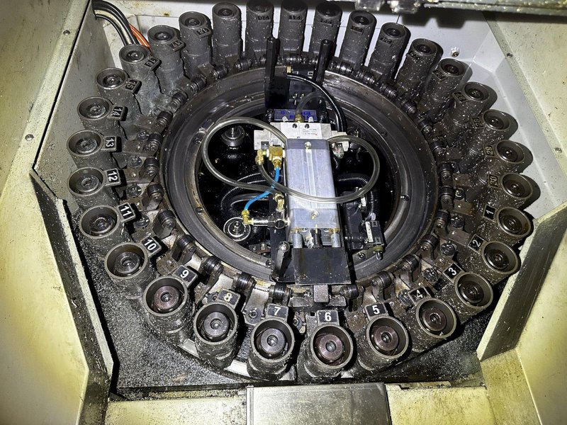 2011 Makino F5 CNC Vertical Machining Center For Sale