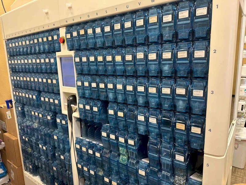 Parata Max Automated Vial Filling Robot – Pharmacy Dispensing System