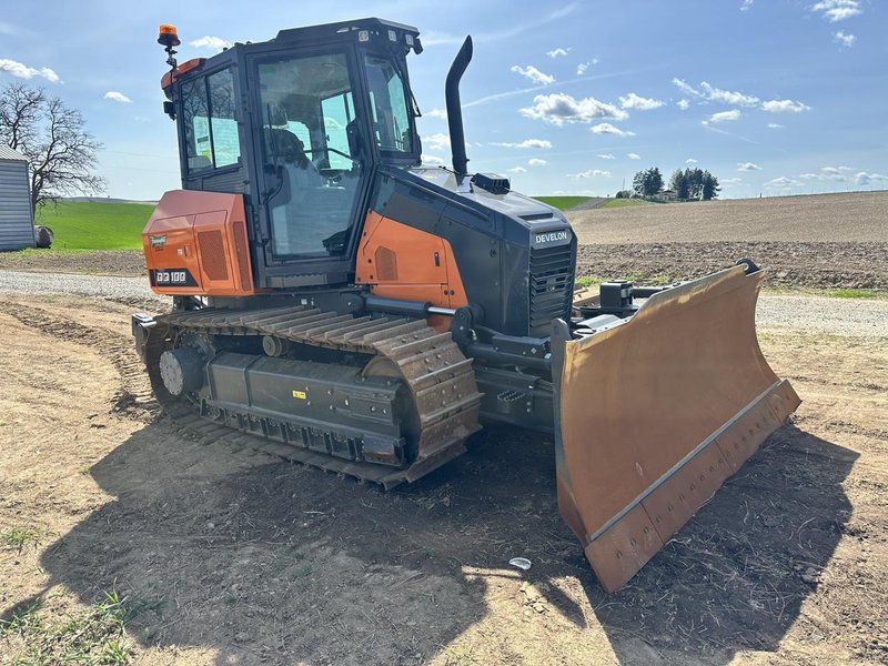 Develon DD100 Dozer, 2023 – Low Hours