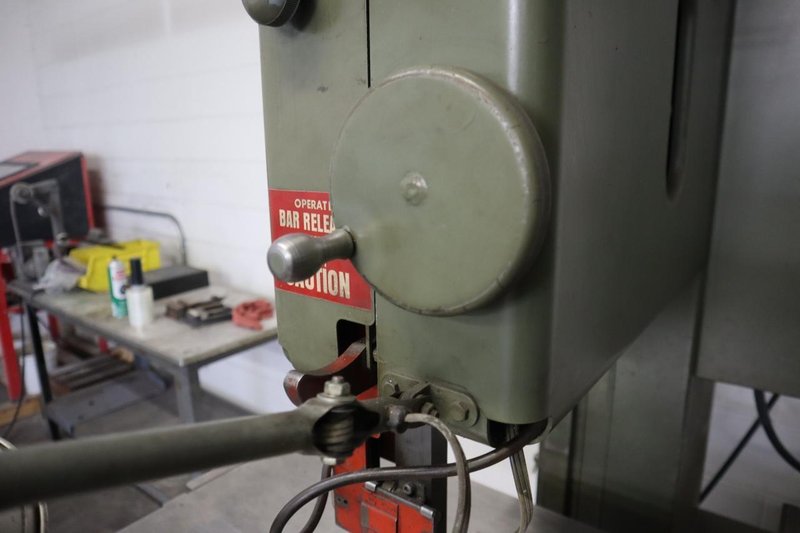 Grob 4V-18 Vertical Band Saw, 18" Throat, Blade Welder | Grinder, Variable Band Speed, Tilting Work Table w Pneumatic Feed- Auction Item