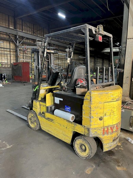 6,000 LB HYSTER E80XL3 ELECTRIC FORKLIFT. STOCK # 0341425.