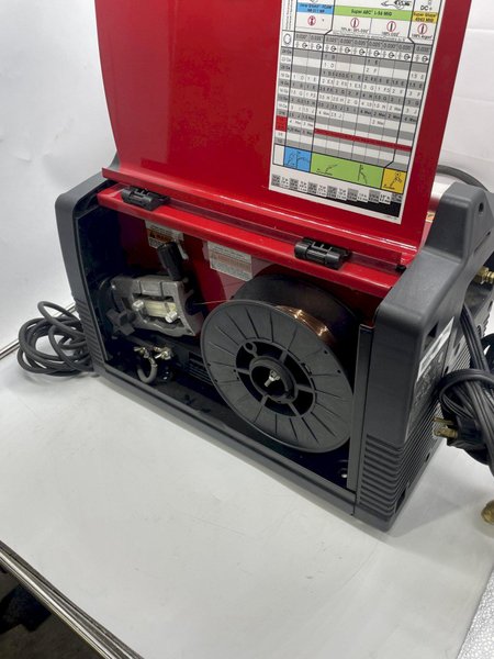 LINCOLN ELECTRIC MODEL #140C MIG WELDER: STOCK #16576