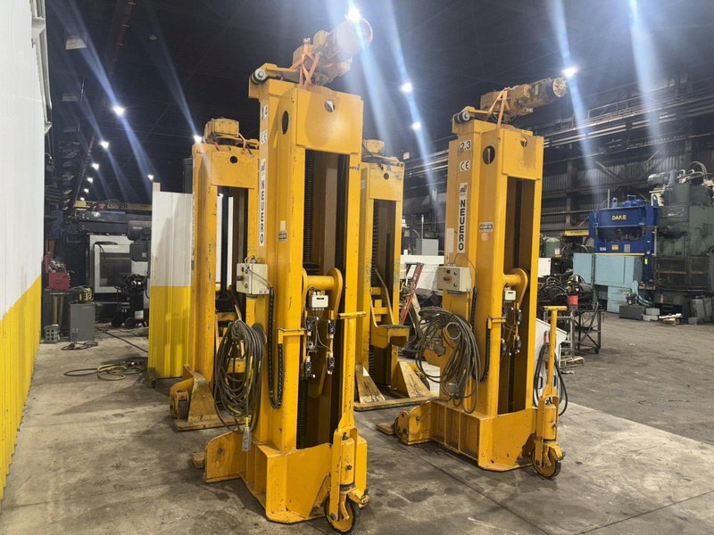 (4) 20 TON (160,000 LBS TOTAL) RAILWAY / NEUERO HEAVY DUTY MOBILE VERTICAL LIFT JACKS: YOBRO #24229