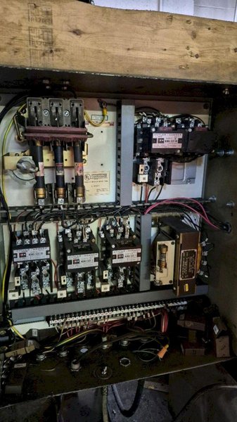 10&quot; X 30&quot; DOALL MODEL HL-1030 HYDRAULIC SURFACE GRINDER. STOCK # 1111525.