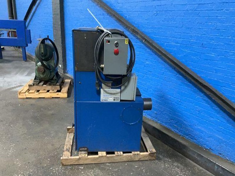 DONALDSON 21.5” X 28” X 5” DUST COLLECTOR  -  VS 550