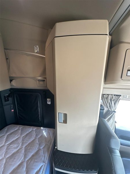 2022 Kenworth T680 1XKYD49X5NJ499897