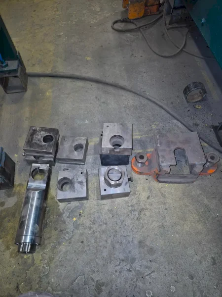 90 TON SCOTCHMAN 9012-24M HYDRAULIC IRONWORKER