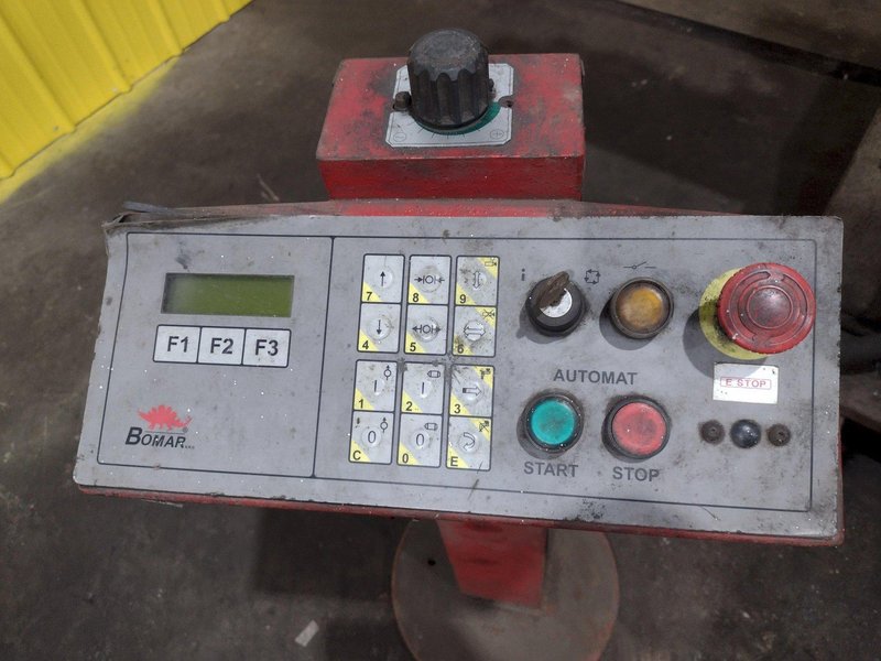 14" X 20.5" BOMAR MODEL #SL-520 SEMI-AUTOMATIC DUAL POST HORIZONTAL BAND SAW, 2003: STOCK #19577