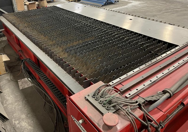 5′ x 10′ DynaTorch XLS Plasma Cutting Table, 2015 – 65 Amp Hypertherm Powermax 65