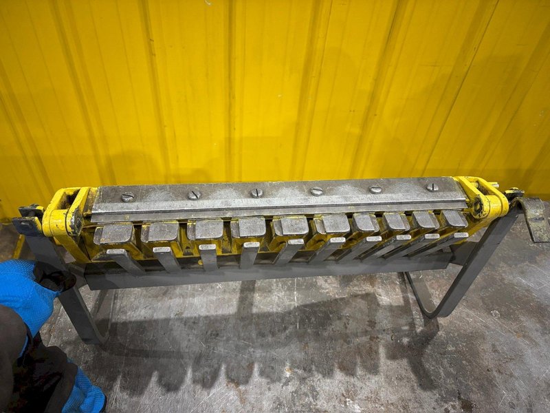 18" LONG MANUAL CLEAT BENDER: YOBRO #24394