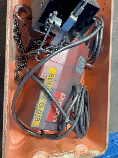 DAYTON 2 TON ELECTRIC HOIST   -  3YB77