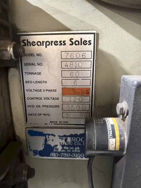 60 Ton Accurpress Hydraulic Press Brake Model 7606, 6&#039; Bed Length, 1998&#039; Backgauge