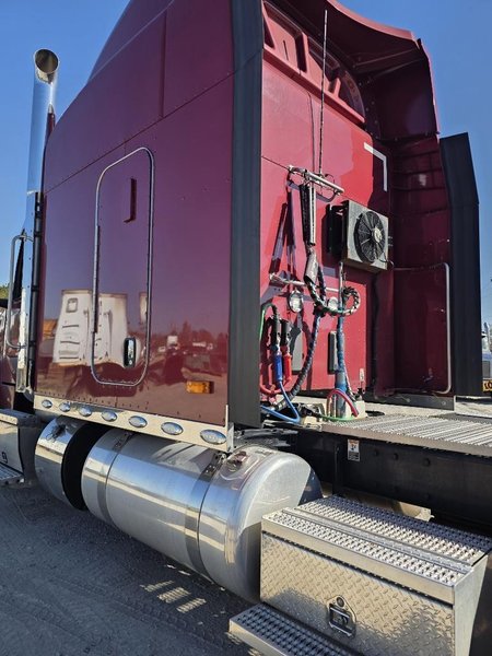 PETERBILT 567 - Trucks